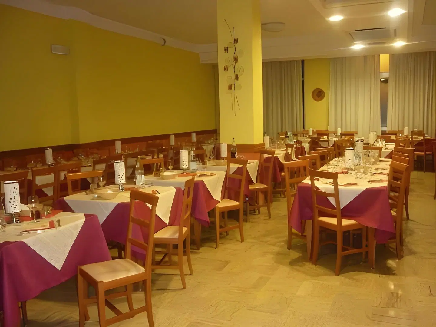 Hotel Bahama Restaurant