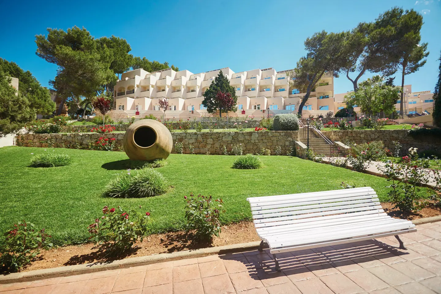 Invisa Cala Blanca Garten