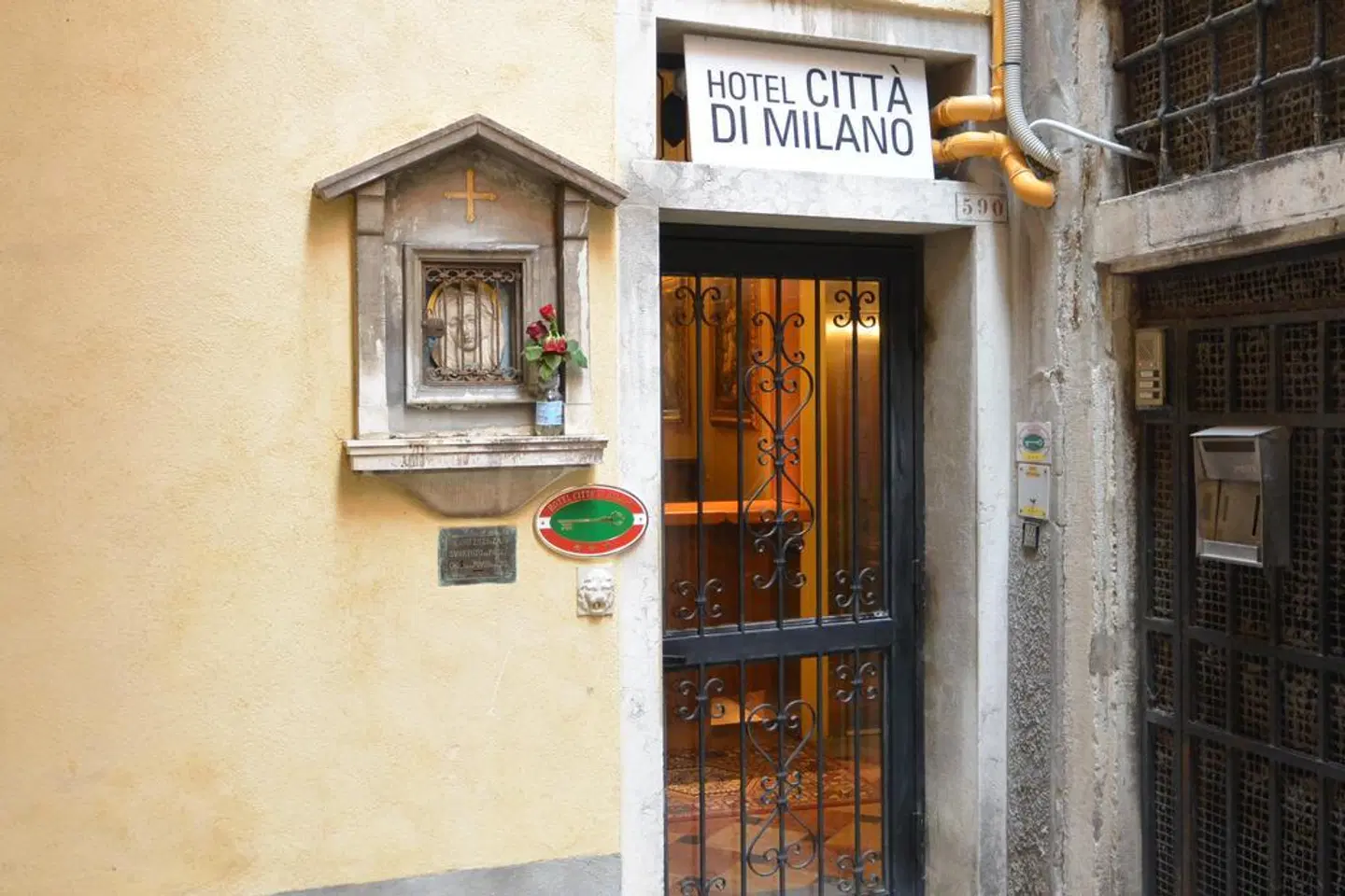 Citta di Milano EXTERIOR