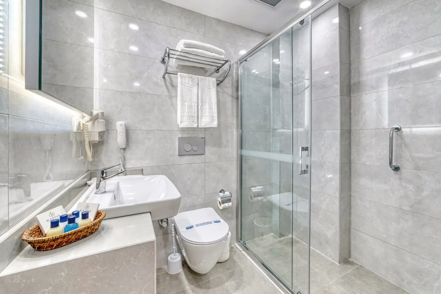 Kahya Hotel Badezimmer