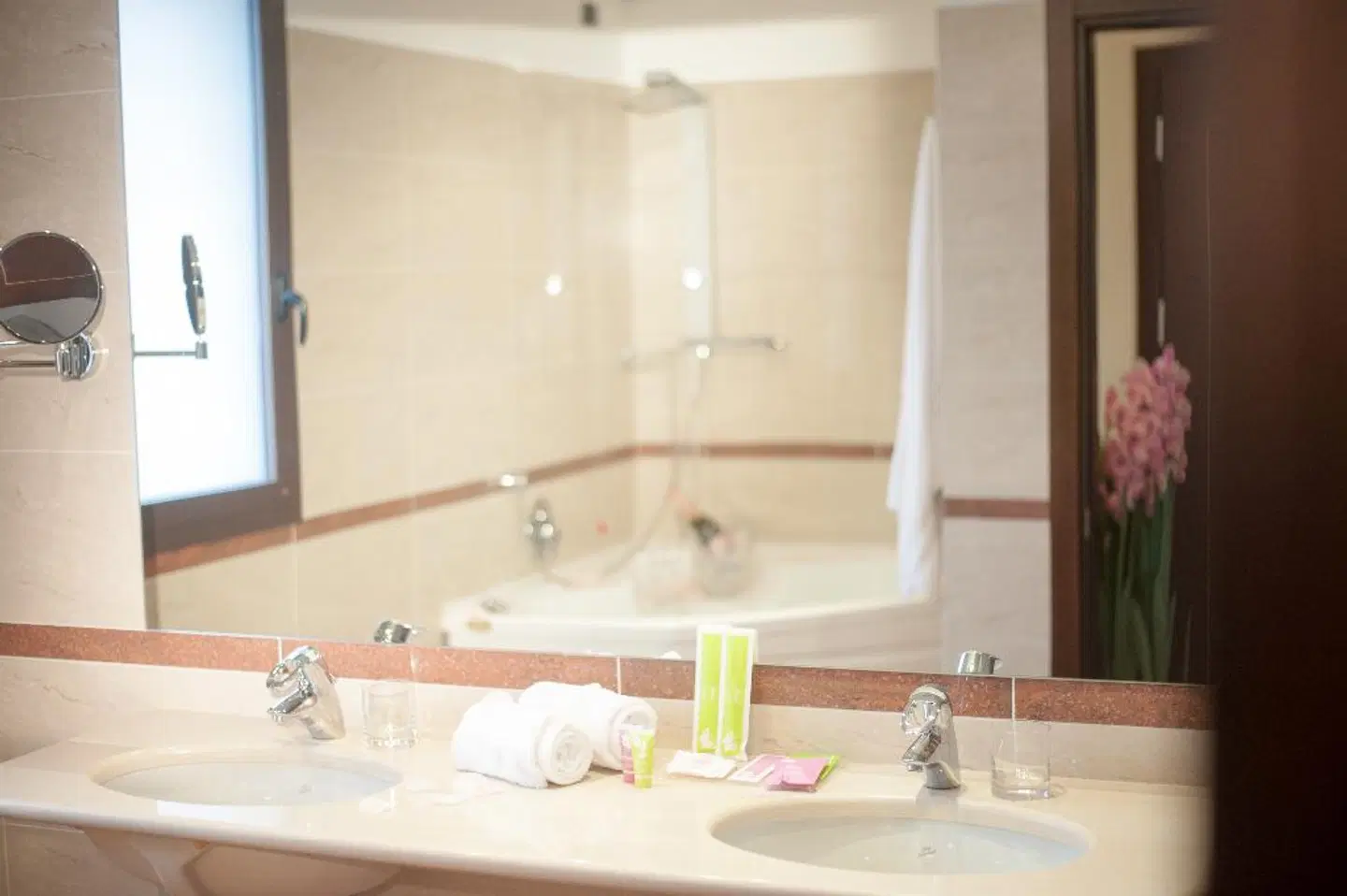 As Hotel Cambiago Badezimmer