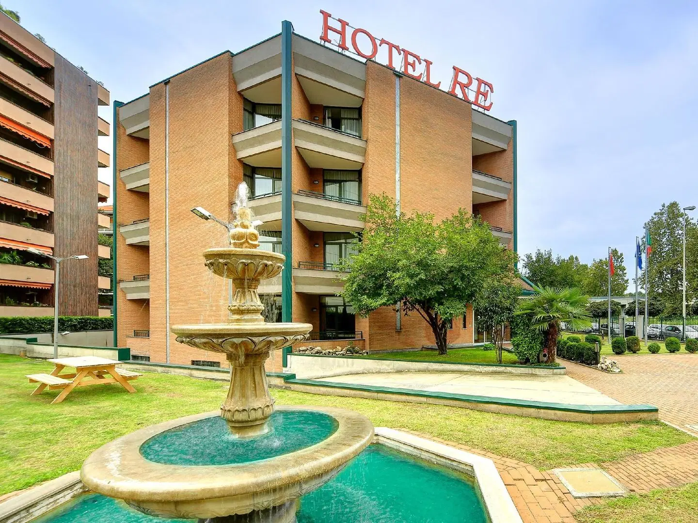 SMARTHOTEL Re EXTERIOR