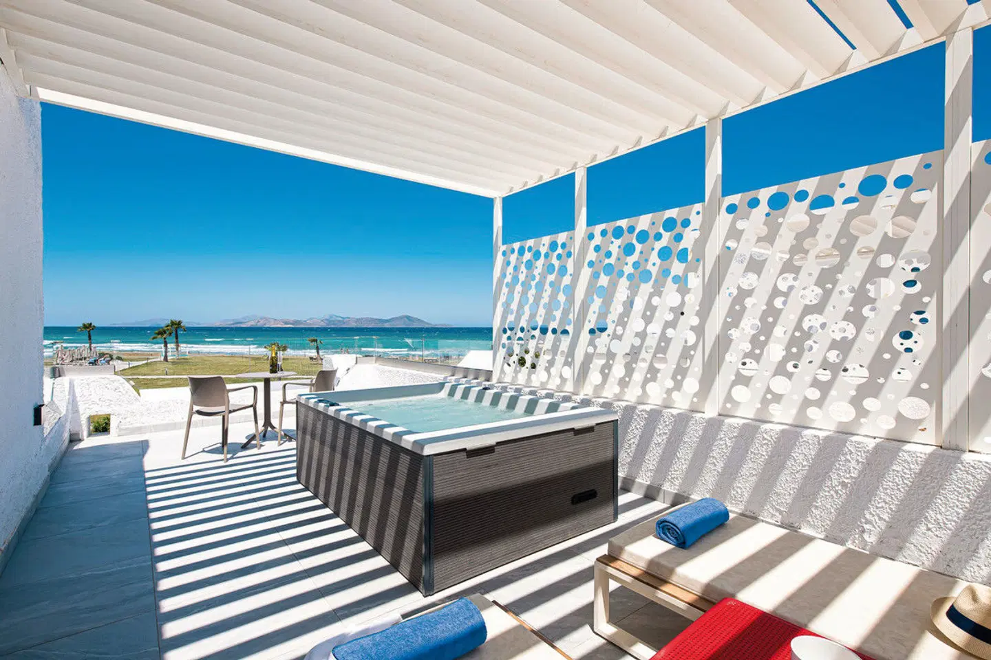 Aeolos Beach Hotel Terrasse