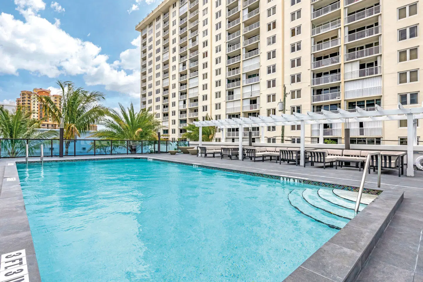 Cambria Fort Lauderdale OUTDOOR_POOL