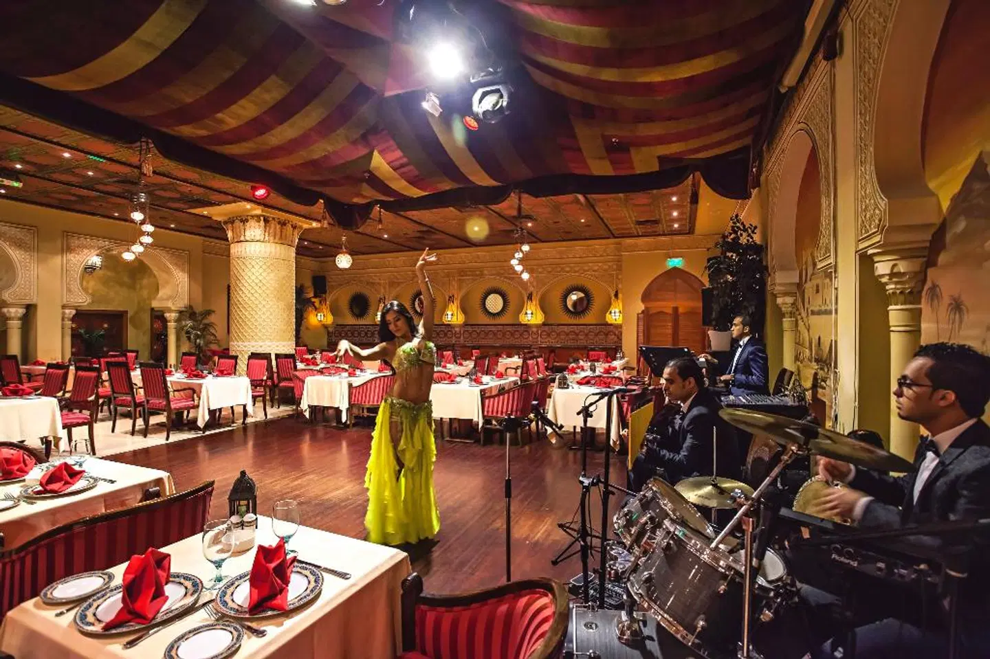 Corniche Hotel Abu Dhabi Restaurant