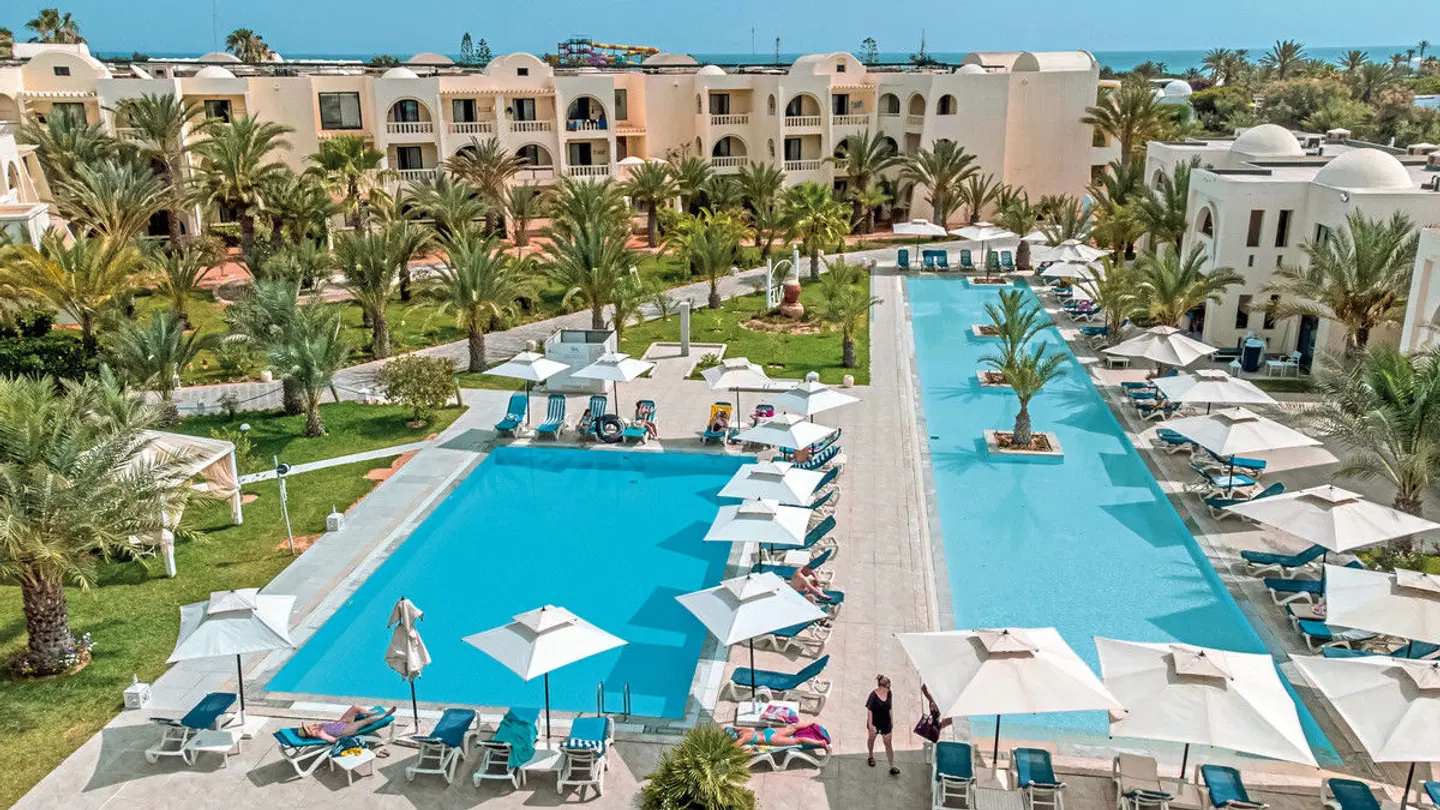 Cesar Thalasso OUTDOOR_POOL