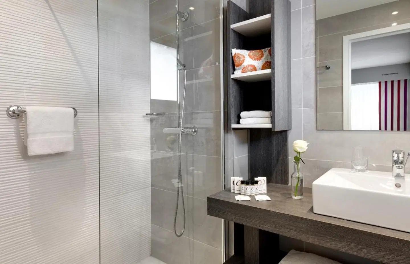 The Originals Residence, Les Strélitzias, Antibes Badezimmer