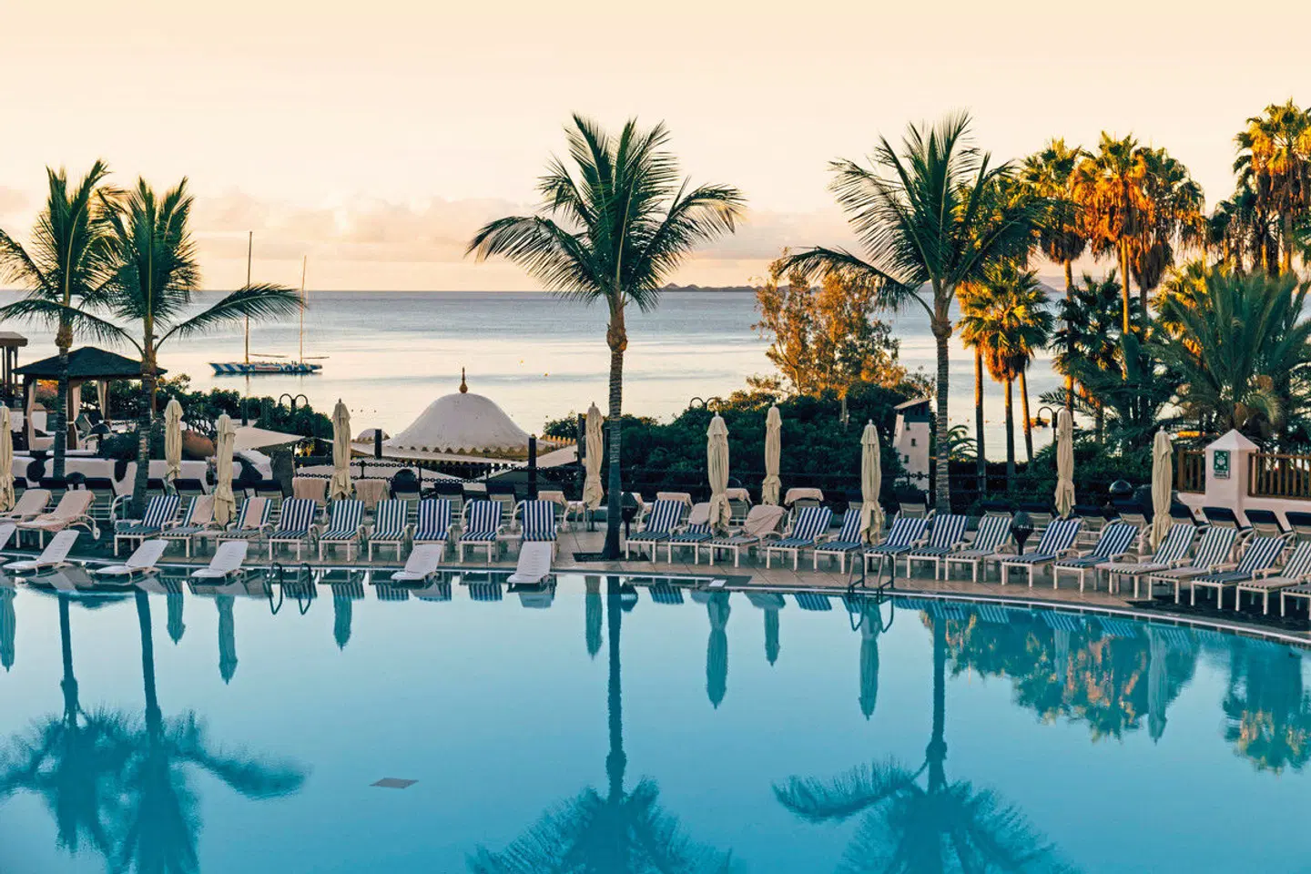 Princesa Yaiza Suite Hotel Resort OUTDOOR_POOL