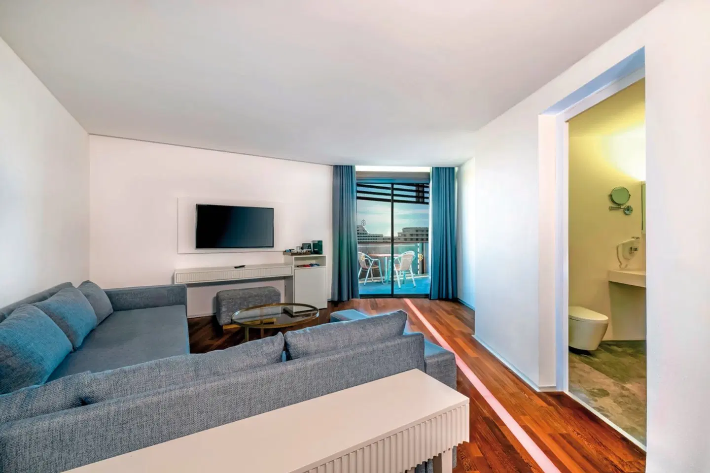 Nirvana Cosmopolitan ROOM_EXAMPLE