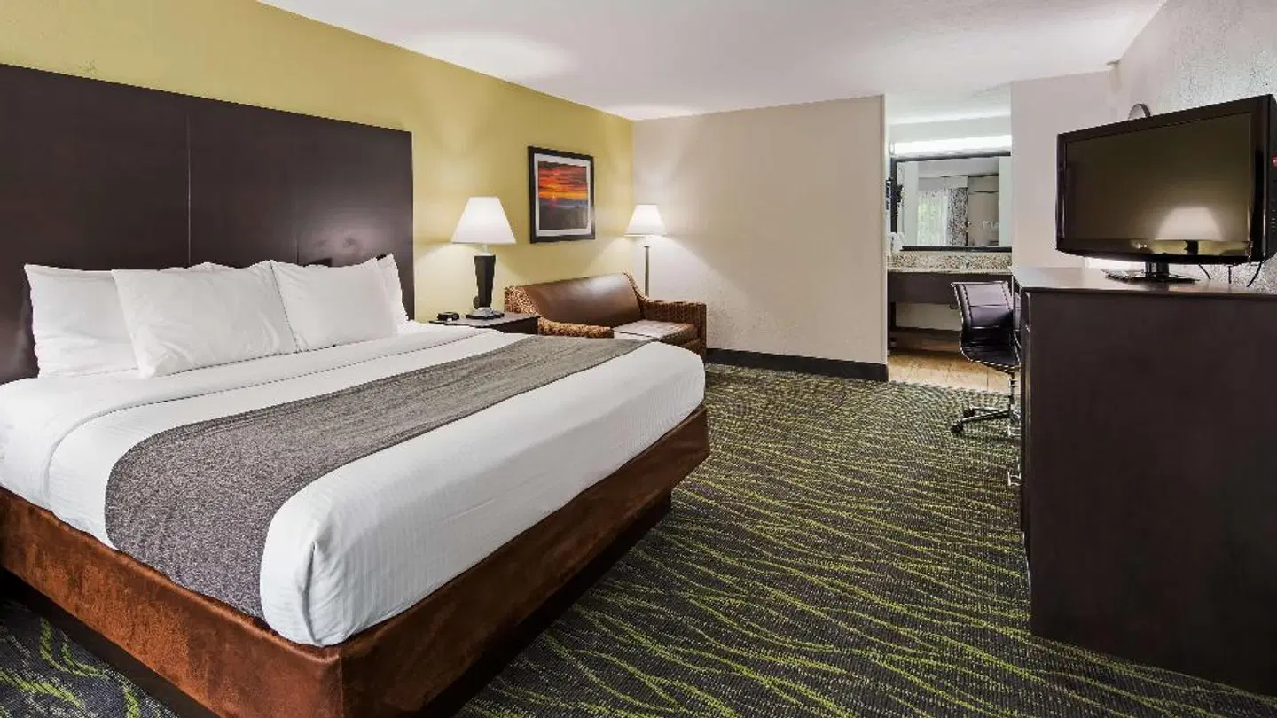 Best Western Asheville Tunnel Road ROOM_EXAMPLE