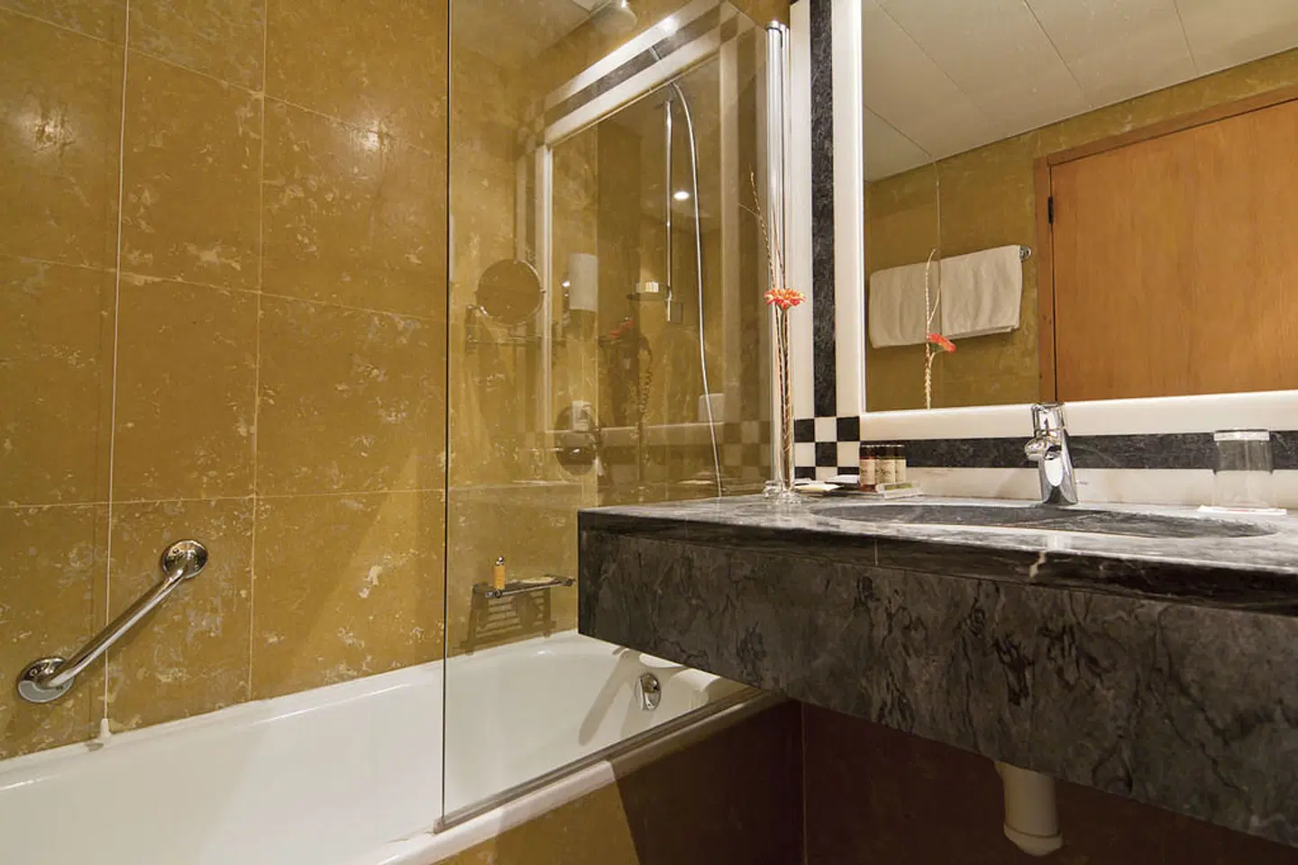 SANA Executive Hotel Badezimmer