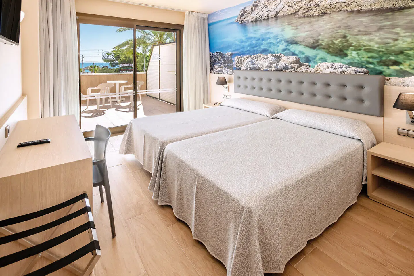 Tropic Park ROOM_EXAMPLE