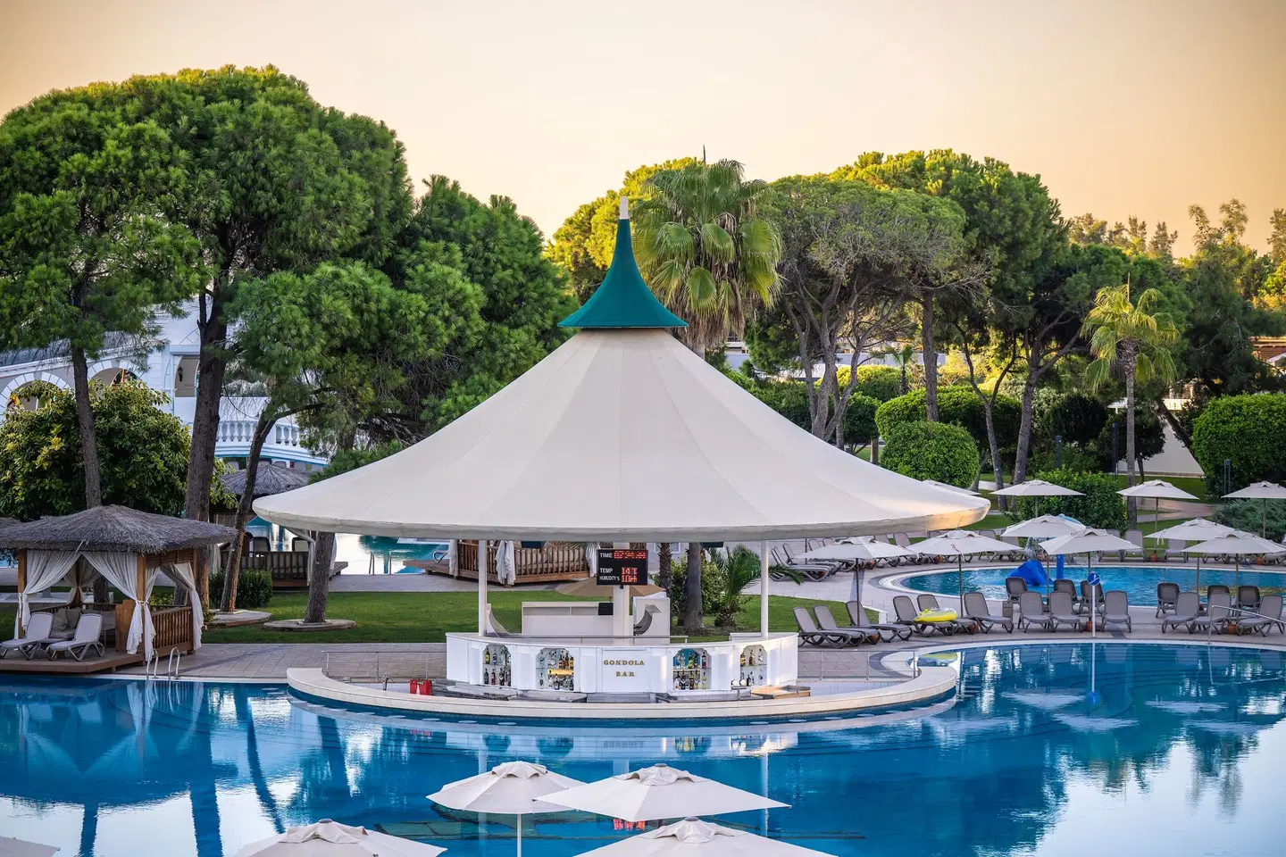 Ducale Lara OUTDOOR_POOL