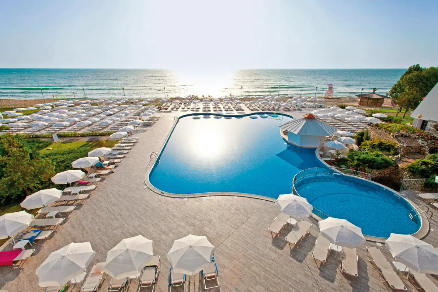 AluaSun Helios Beach OUTDOOR_POOL