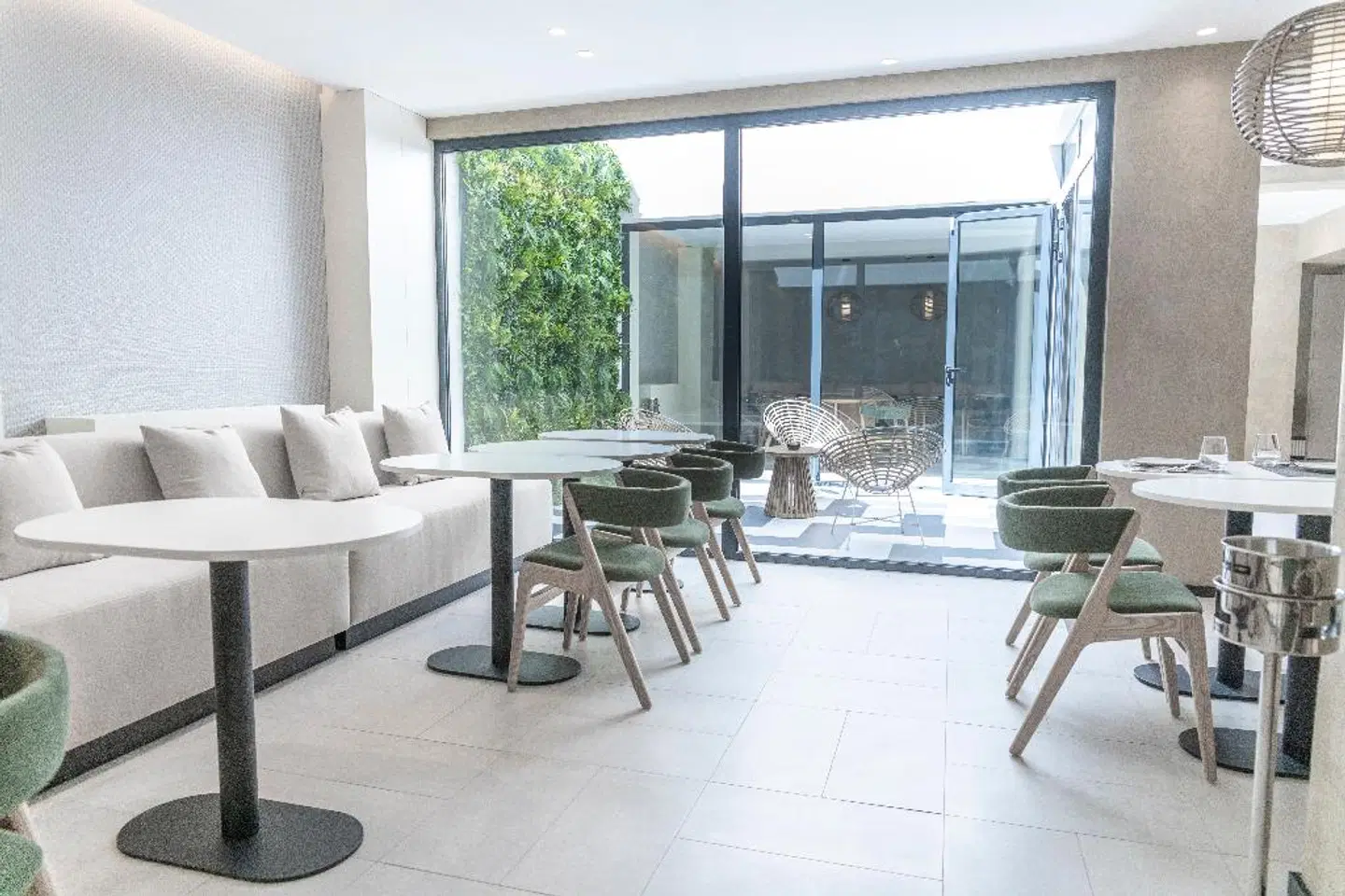 Omid Saldanha Hotel Terrasse