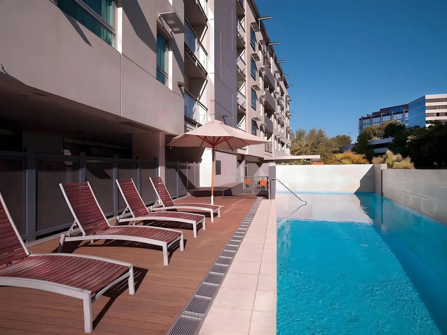 Adina Apartment Hotel Perth OUTDOOR_POOL