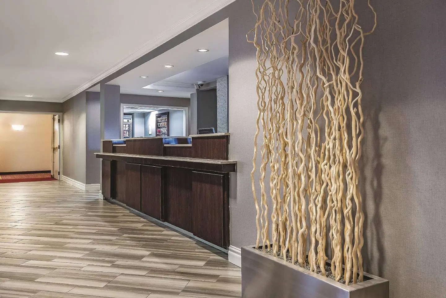 La Quinta Inn & Suites by Wyndham Univ Area Chapel Hill LOUNGE_LOBBY