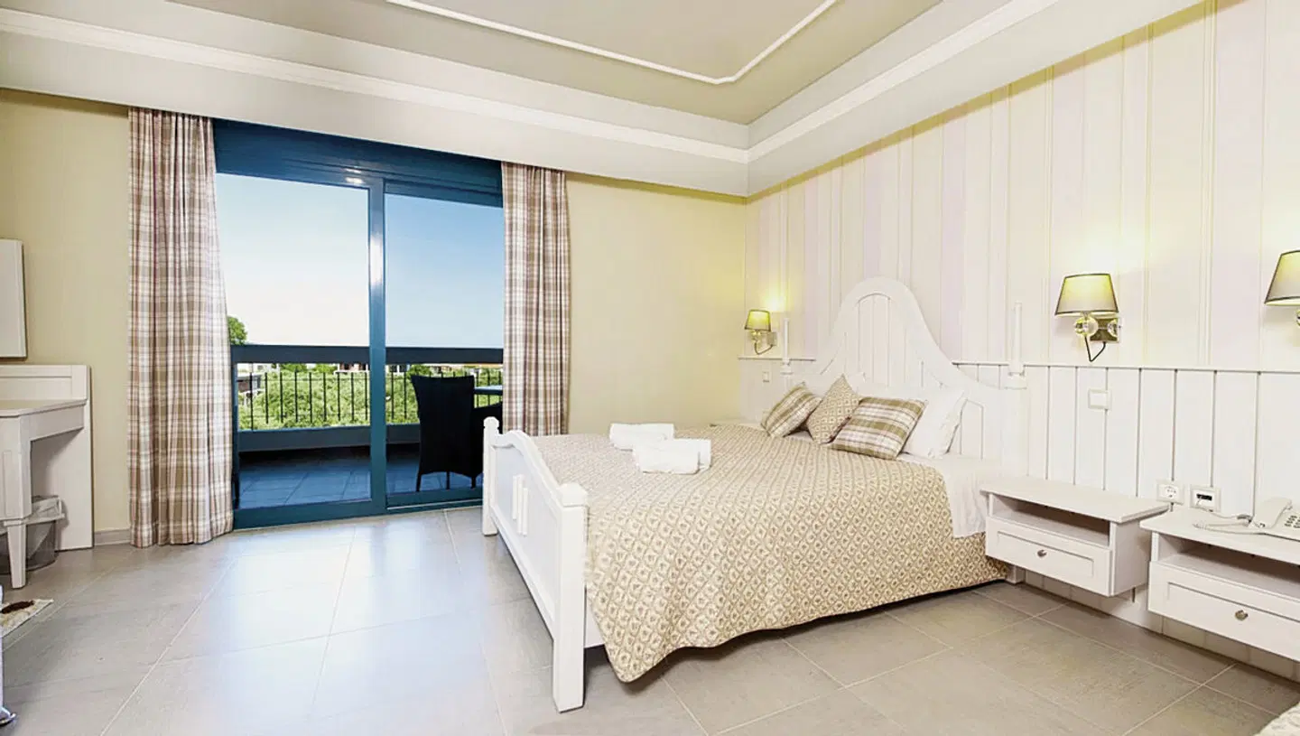 Ocean Beach ROOM_EXAMPLE