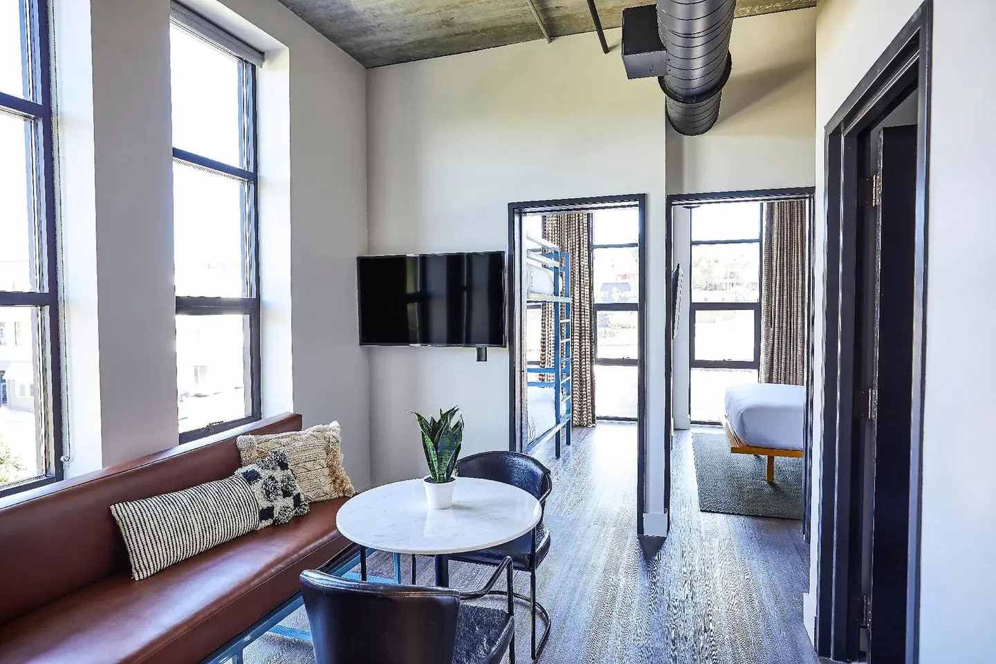 Waymore's Guest House and Casual Club ROOM_EXAMPLE