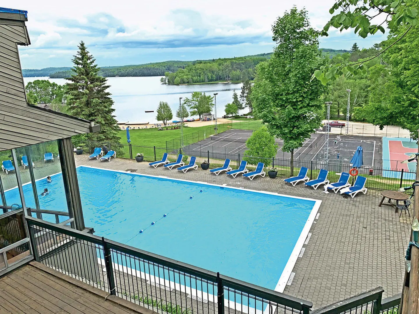 Hidden Valley Resort OUTDOOR_POOL
