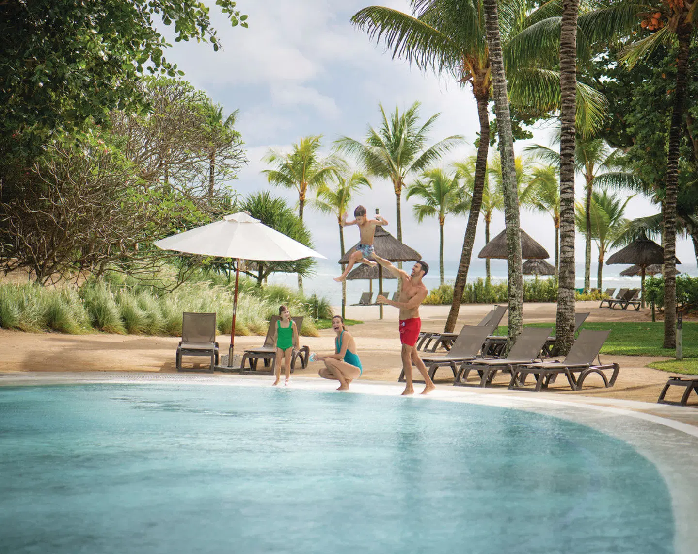 Canonnier Beachcomber Golf Resort & Spa OUTDOOR_POOL