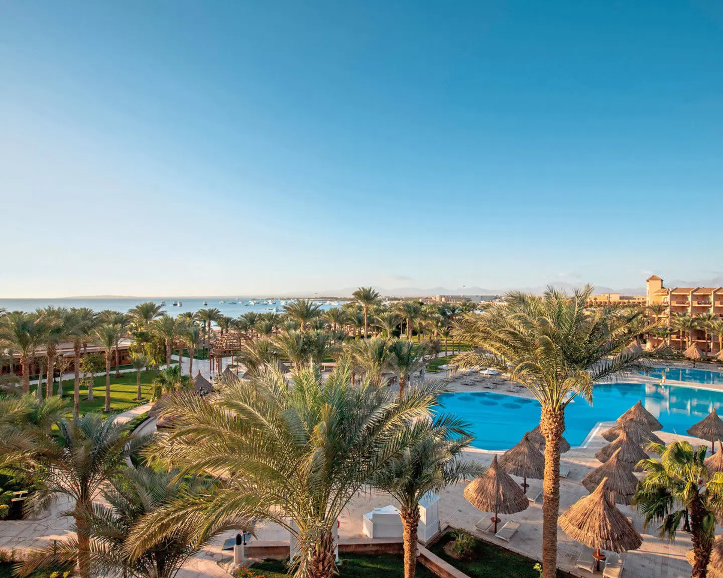 Siva Grand Beach Hotel Strand