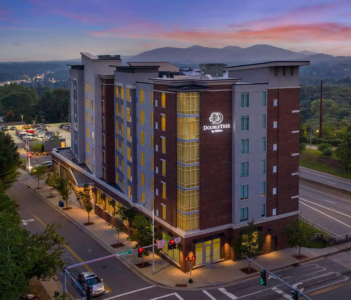 DoubleTree by Hilton Asheville Downtown EXTERIOR
