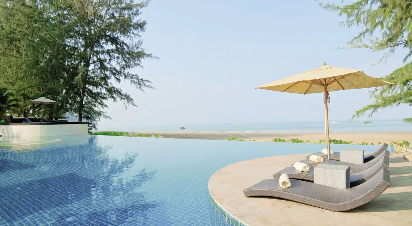 Twin Lotus Resort & Spa OUTDOOR_POOL