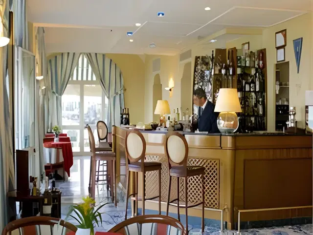 Miramare E Castello Bar