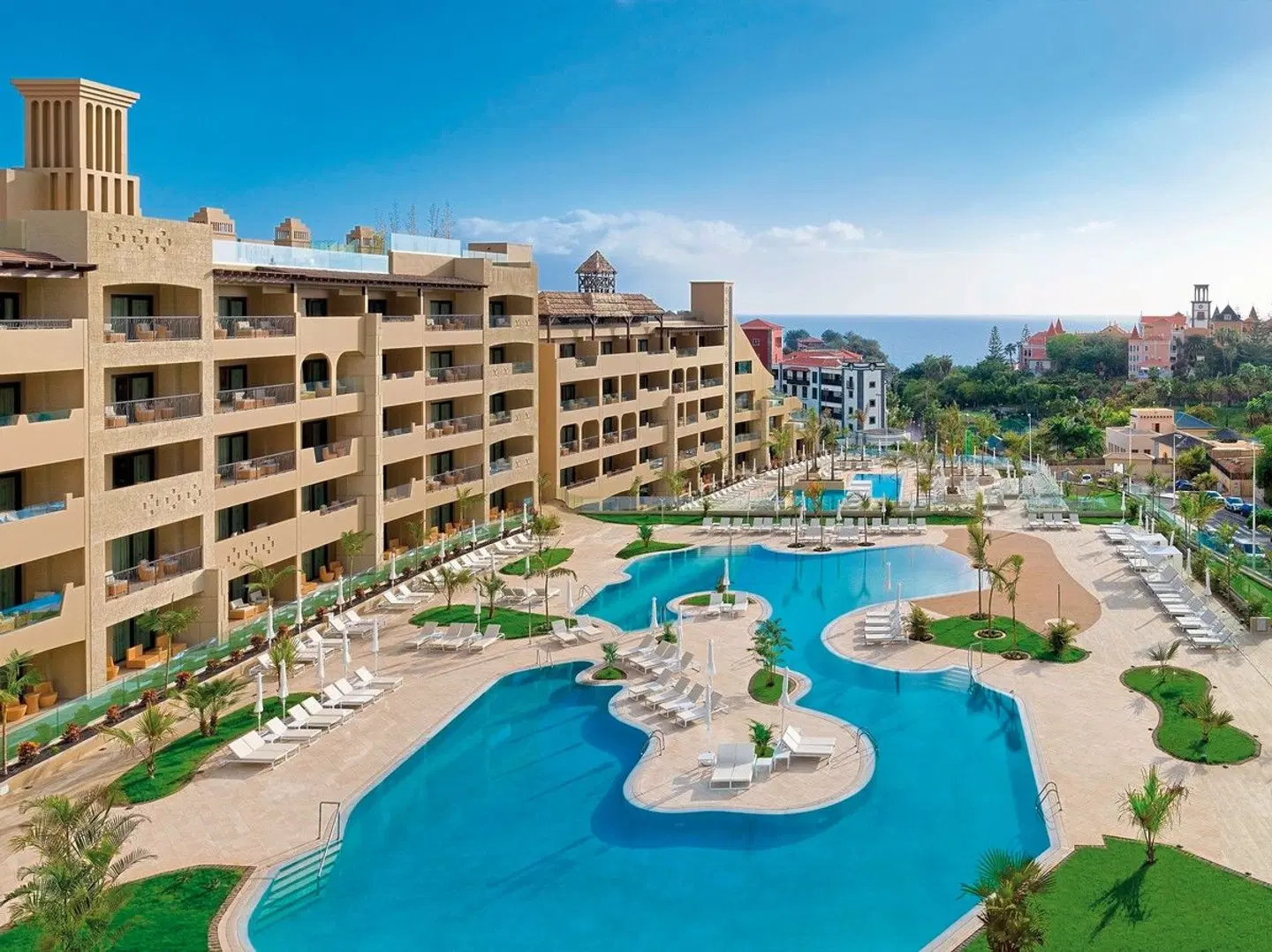 GF Victoria OUTDOOR_POOL