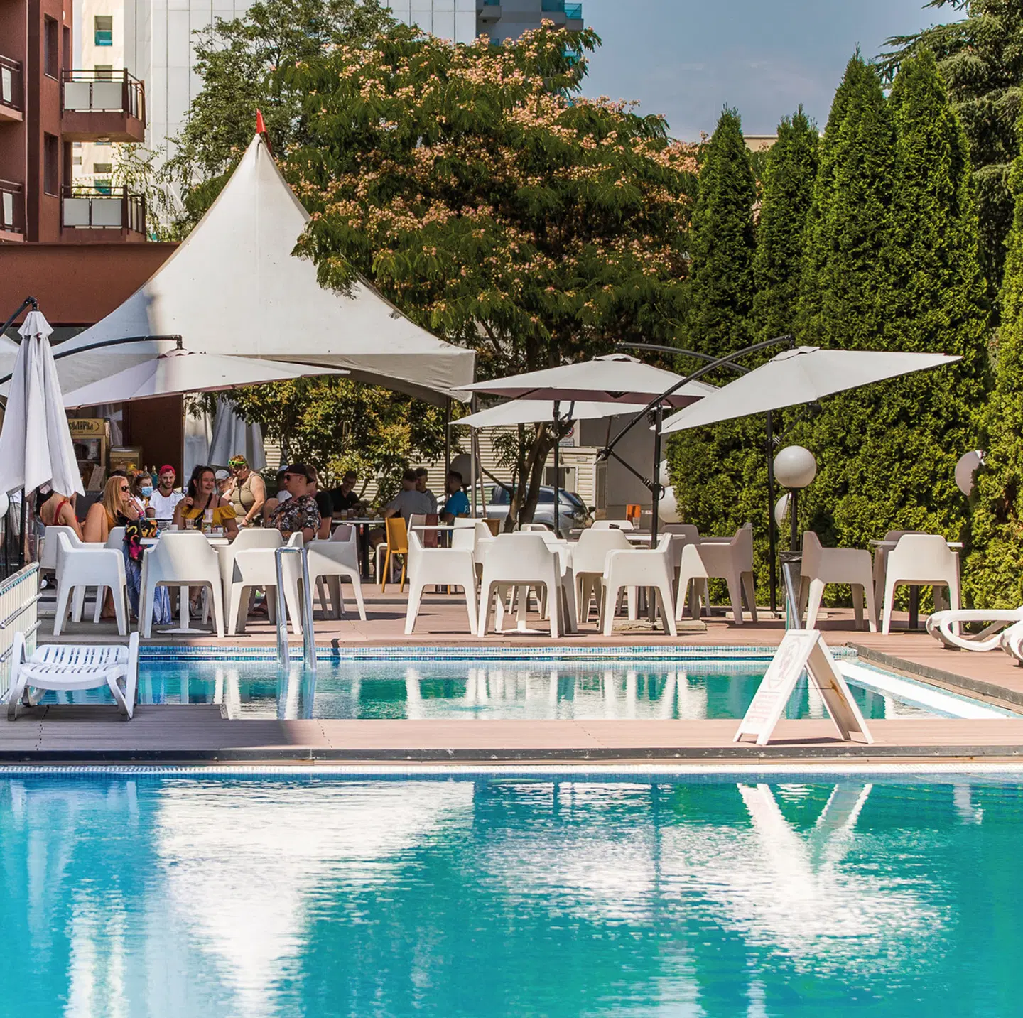 Gladiola Star OUTDOOR_POOL