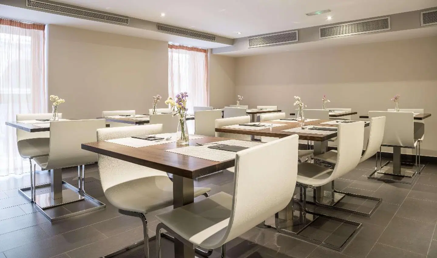 Hotel ILUNION Almirante Konferenz