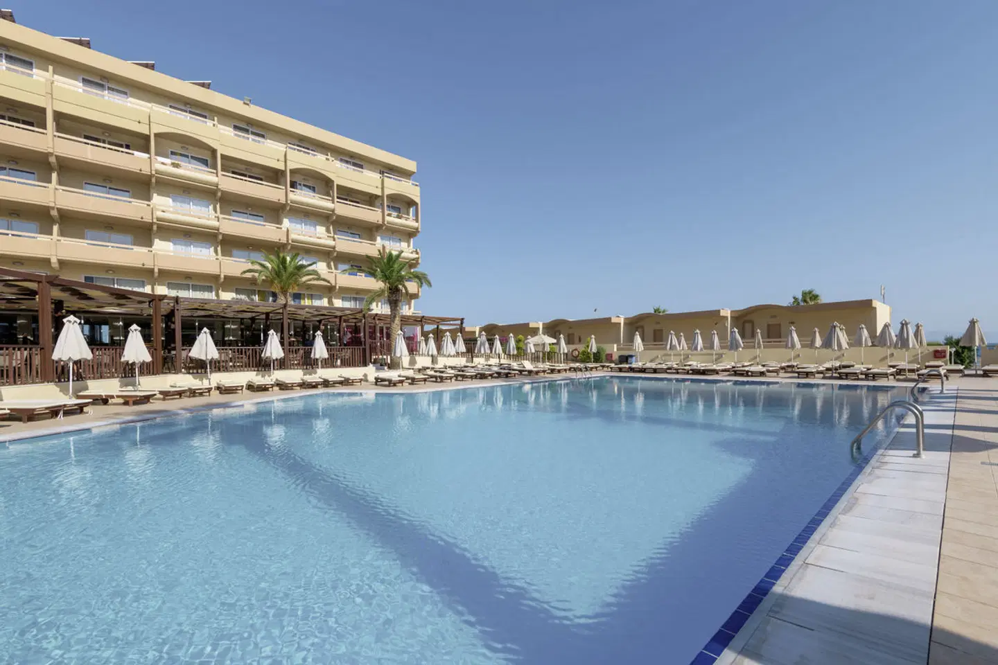 Sun Beach Resort OUTDOOR_POOL