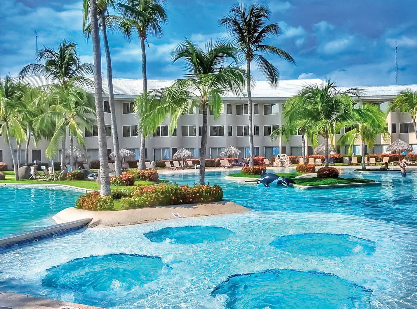 Fiesta Resort All Inclusive OUTDOOR_POOL