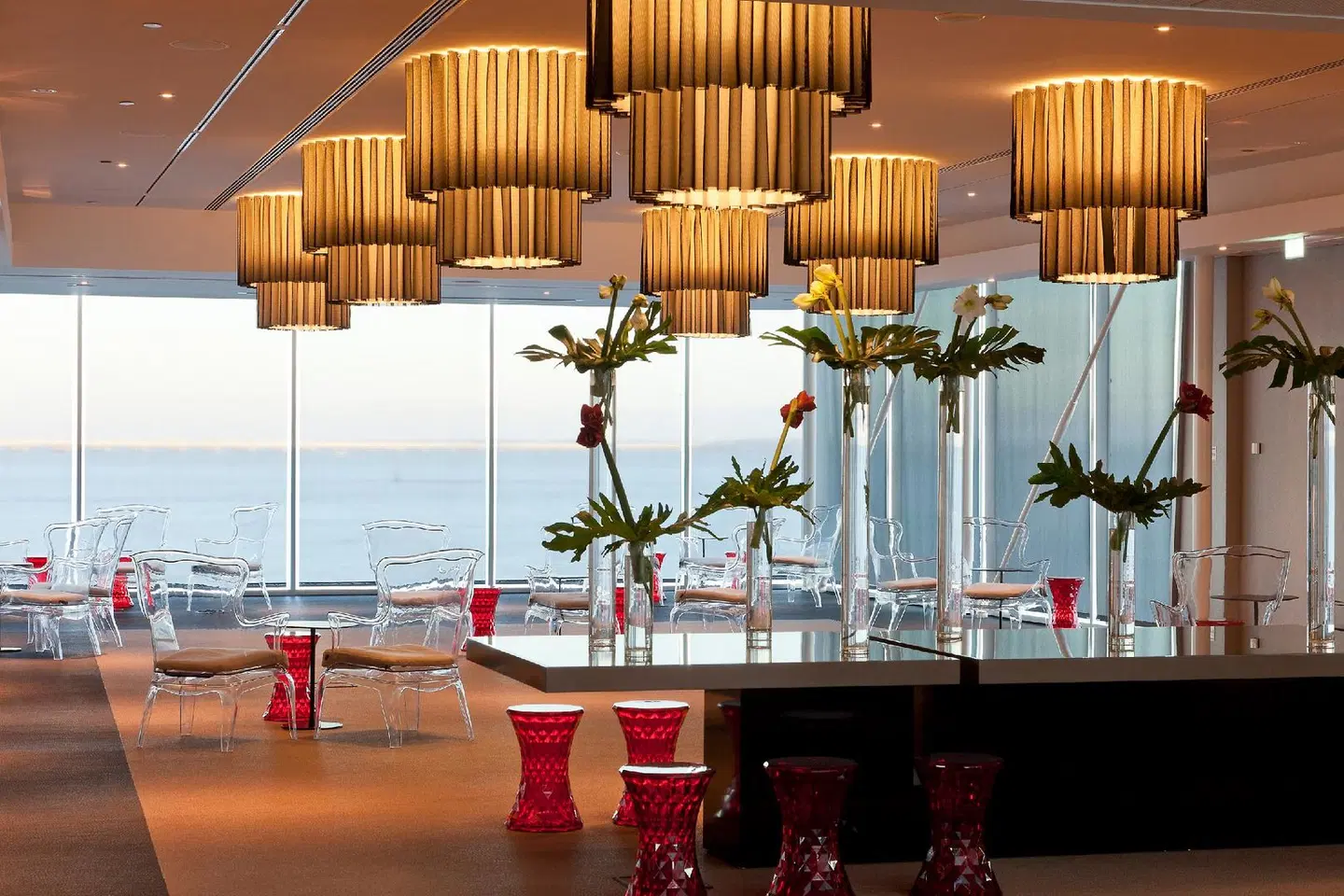 MYRIAD by SANA Hotels Bar