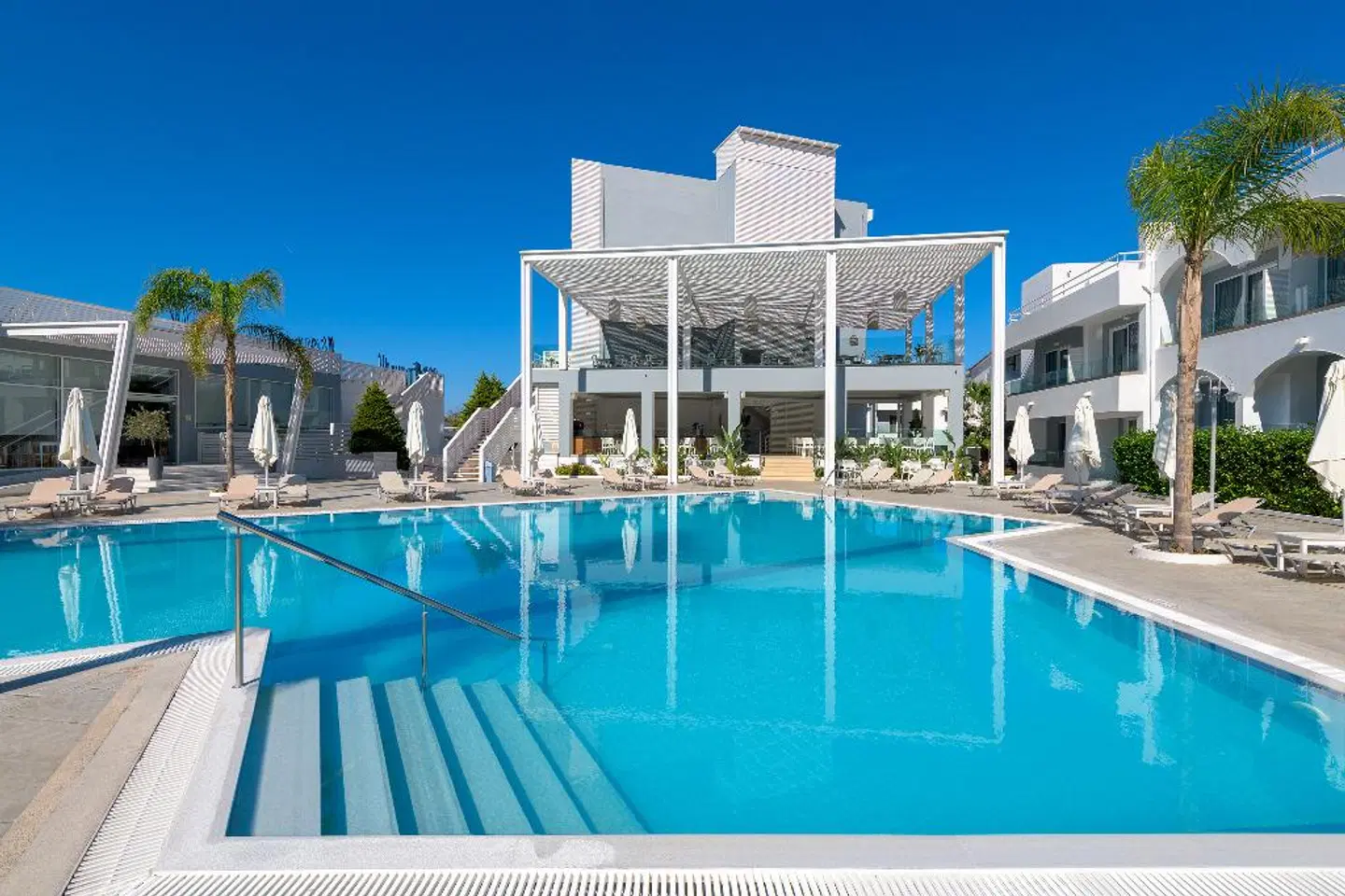 Oceanis Park Hotel OUTDOOR_POOL