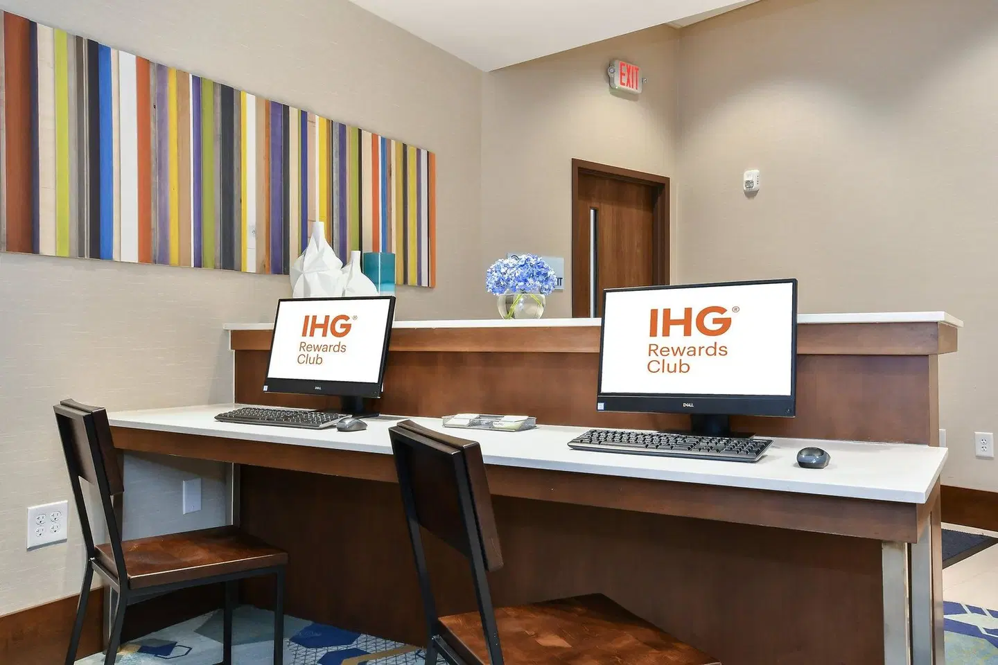 Holiday Inn Express & Suites Charlotte - Ballantyne ROOM_EXAMPLE