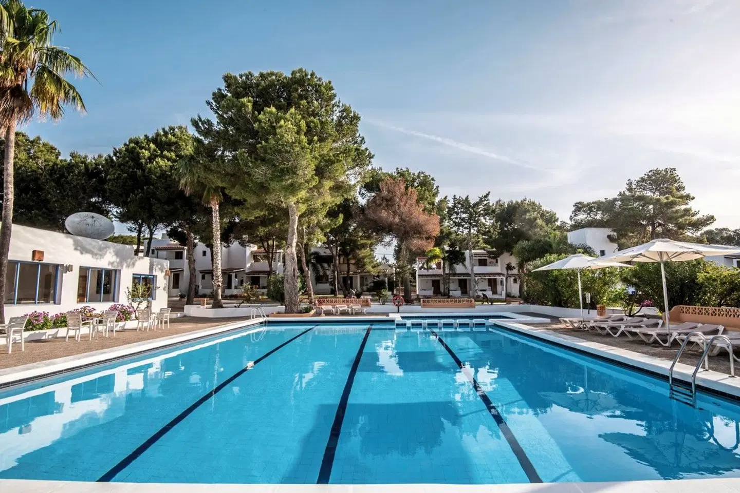 Es Pins Bungalows OUTDOOR_POOL