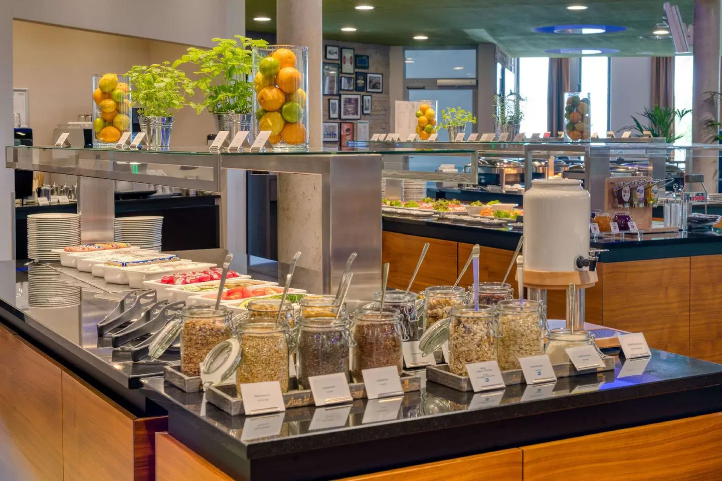 Hilton Garden Inn Stuttgart NeckarPark Bar