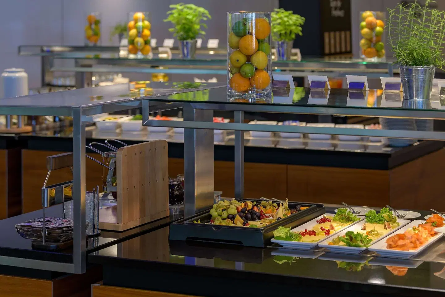 Hilton Garden Inn Stuttgart NeckarPark Restaurant