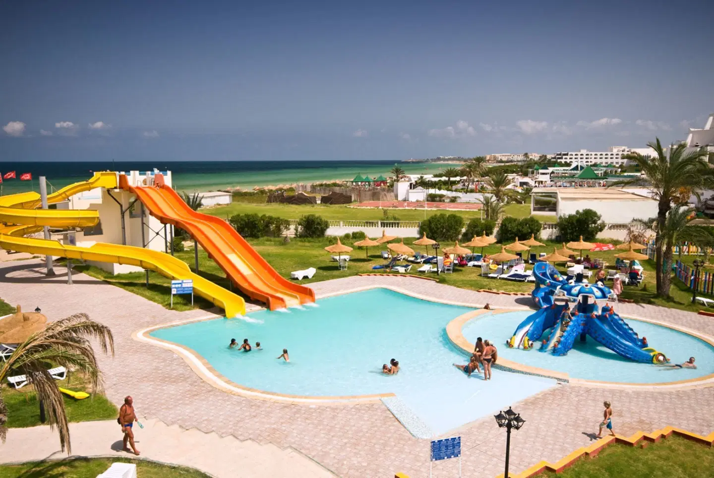 Bella Vista Family Resort (ex Le Soleil Bella Vista Hotel) OUTDOOR_POOL