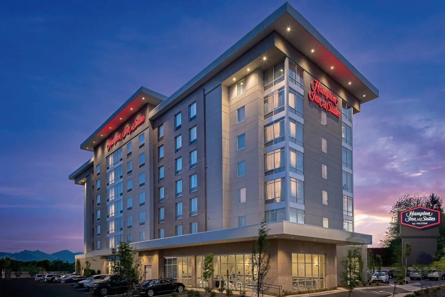 Hampton Inn & Suites Asheville Biltmore Area EXTERIOR