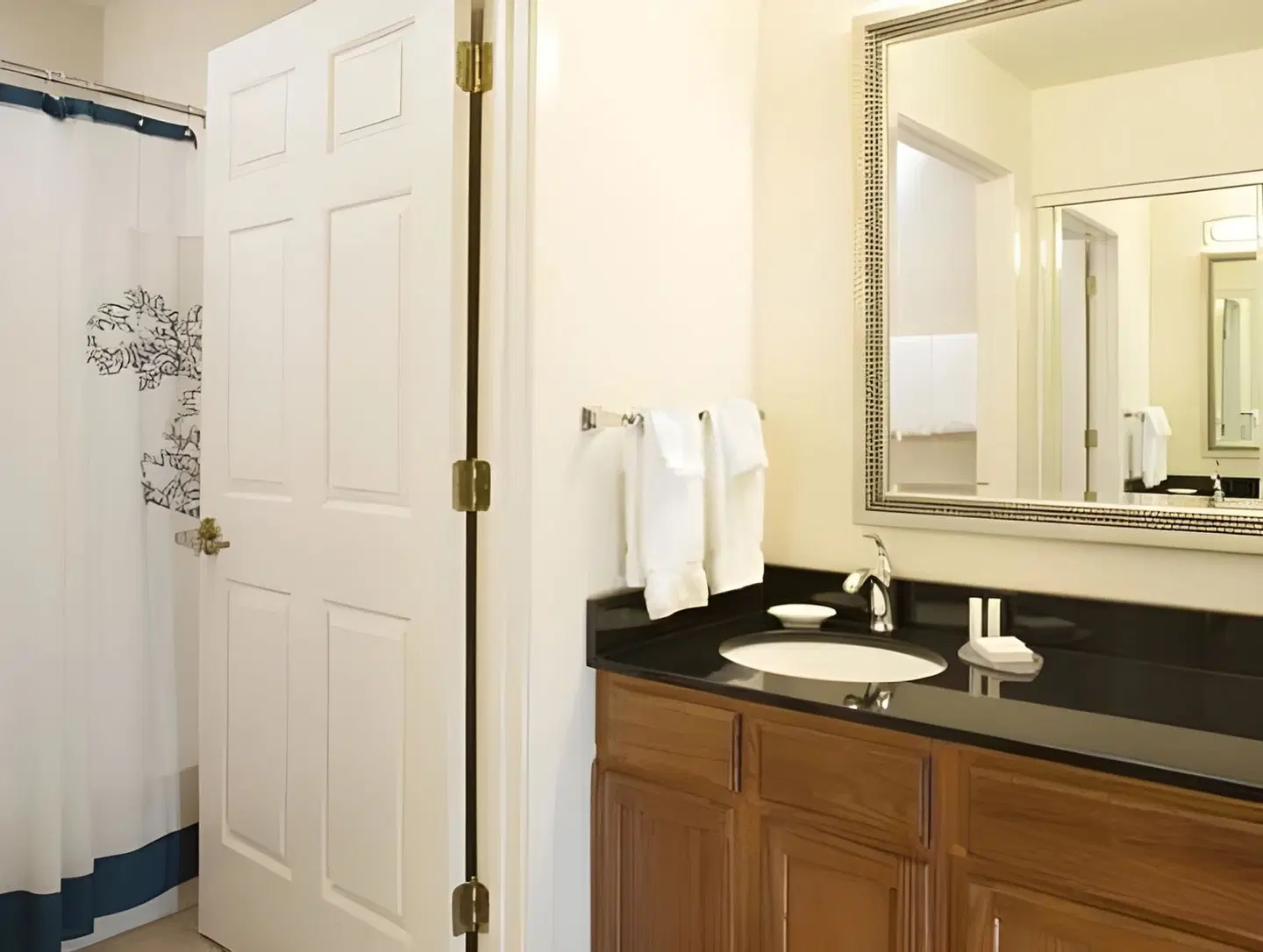 Residence Inn Asheville Biltmore Badezimmer