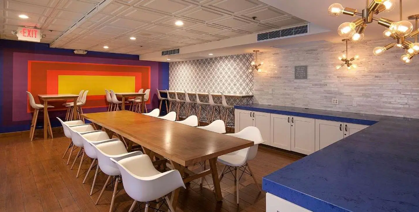 The Kinney Venice Beach Bar