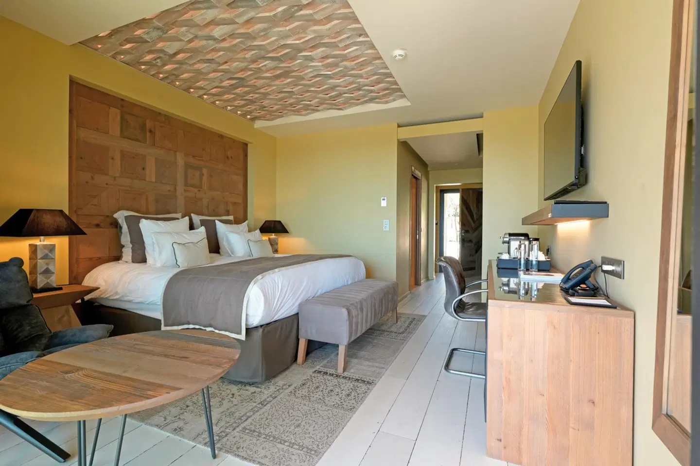 Les Regalia Hotel & Spa ROOM_EXAMPLE