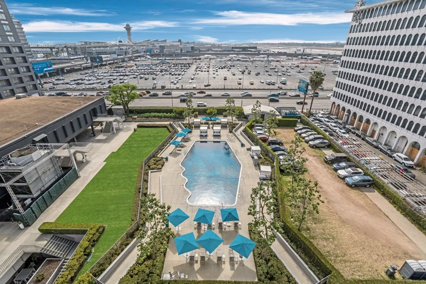 Hyatt Regency Los Angeles International Airport EXTERIOR