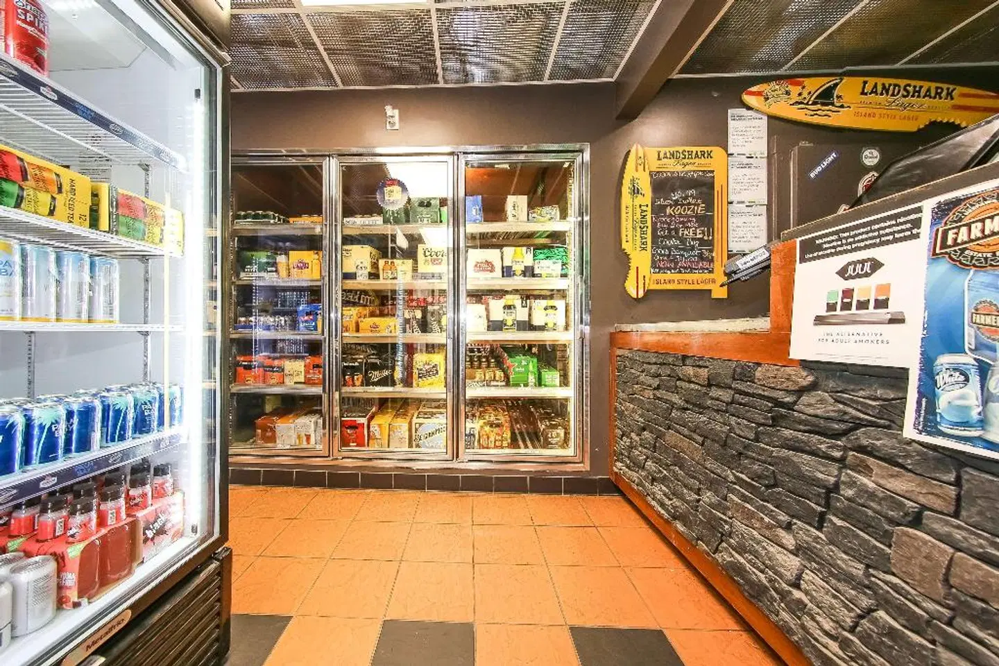 Howard Johnson by Wyndham Winnipeg West LOUNGE_LOBBY