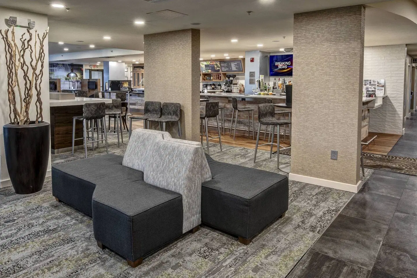 Courtyard by Marriott Nashville Vanderbilt/West End Bar