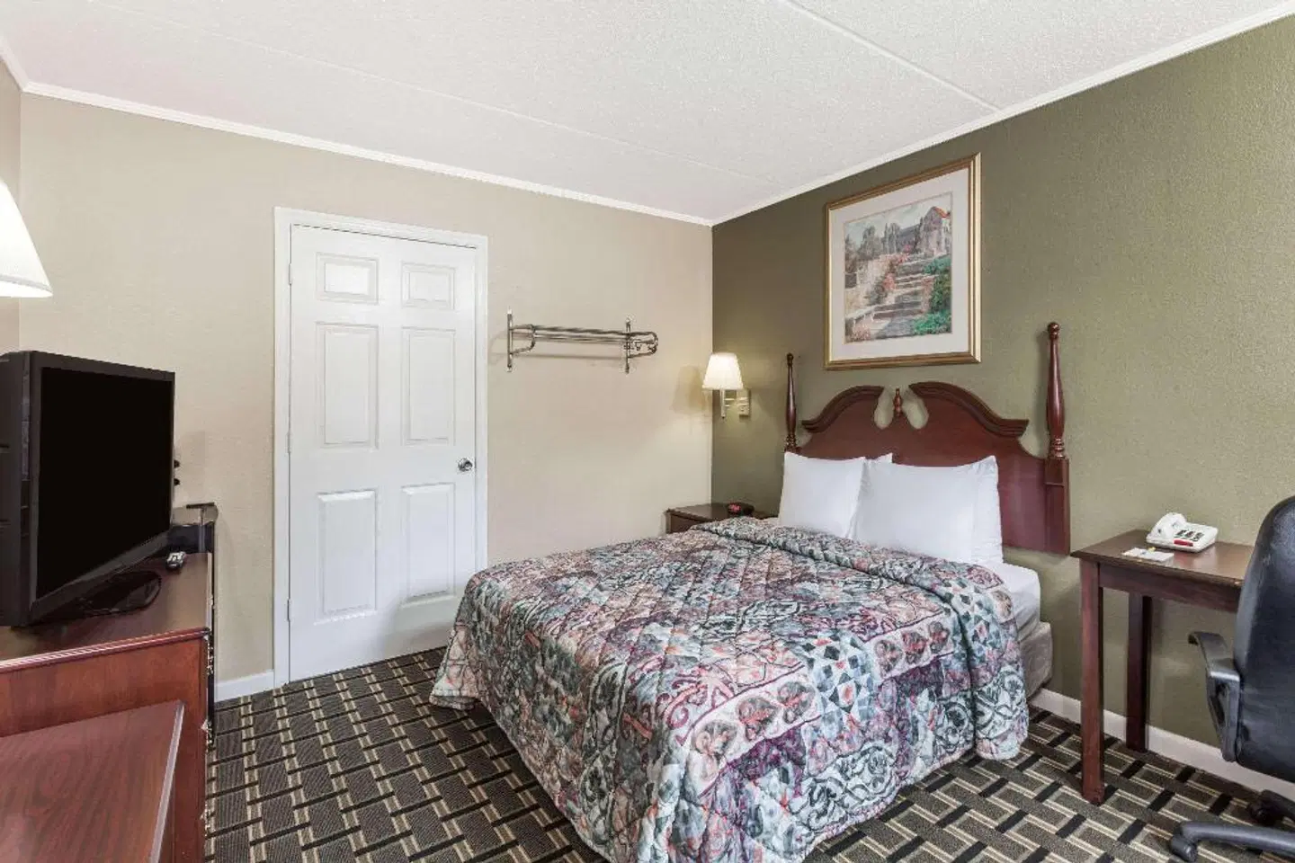 Days Inn by Wyndham Lenoir City ROOM_EXAMPLE