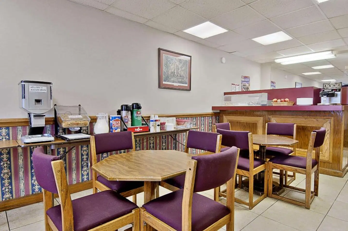 Days Inn by Wyndham Lincolnton Bar